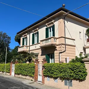 Pura Vida , Viareggio Italien
